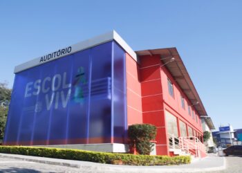 Termina ano letivo na rede estadual: 200 mil alunos de férias