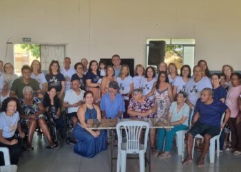 Missa de Natal reúne idosos e comunidade na Casa Lar de Barra de São Francisco
