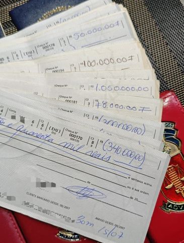 PCPR/Divulgação 14/01/2026 - PCPR prende cinco pessoas em operação contra grupo suspeito de roubo de R$ 15 milhões em Londrina. Foto: PCPR/Divulgação