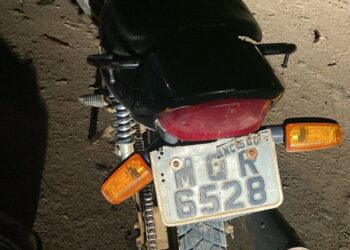 Força Tática do 11º BPM recupera moto furtada e detém dois suspeitos no Córrego do Aventureiro, em Barra de São Francisco