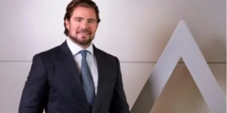 A bancada do Master é de direita