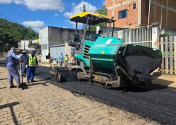 Obras de pavimentação asfáltica são iniciadas no bairro Nova Barra, em Barra de São Francisco