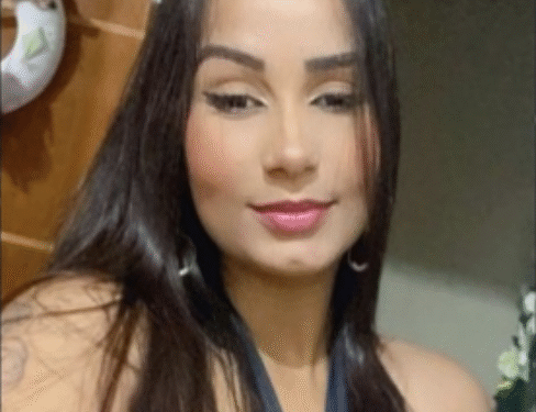 Jovem de 24 anos morre baleada após aceitar carona na saída de festa e deixa filha de 4 anos Jovem de 24 anos morre baleada após aceitar carona na saída de festa e deixa filha de 4 anos