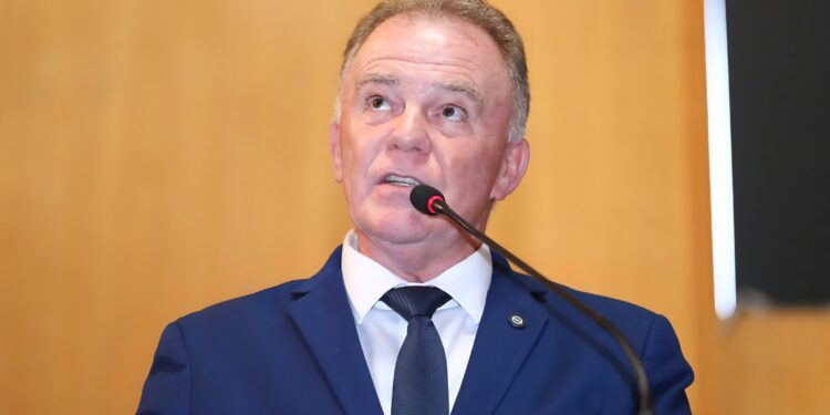 Casagrande: “Precisamos fazer um esforço extra contrário à arrogância, prepotência e violência” Casagrande: “Precisamos fazer um esforço extra contrário à arrogância, prepotência e violência”