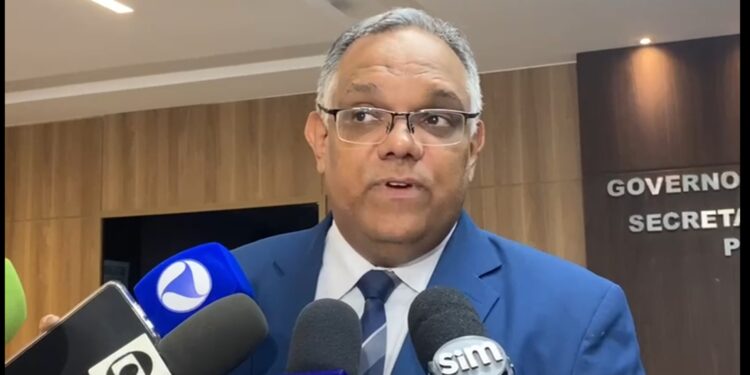 Polícia vai fazer operação para recuperar celulares roubados no Carnaval Polícia vai fazer operação para recuperar celulares roubados no Carnaval