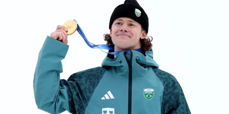 Lucas Pinheiro conquista ouro inédito para o Brasil nos jogos de inverno Lucas Pinheiro conquista ouro inédito para o Brasil nos jogos de inverno