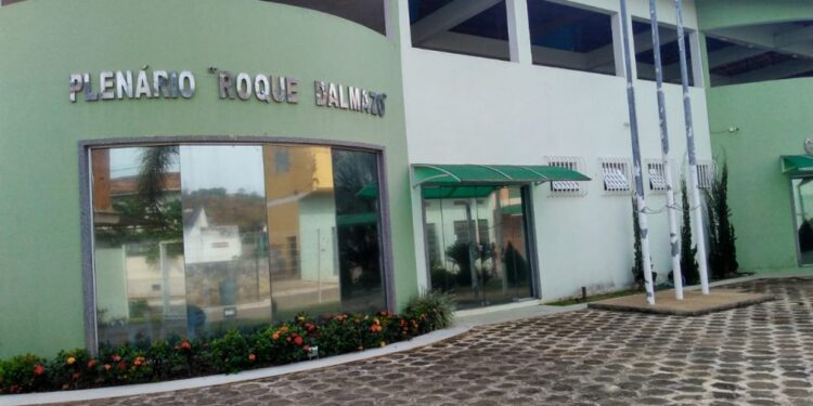 Vereador é afastado após falas obscenas contra colega em São Domingos do Norte Vereador é afastado após falas obscenas contra colega em São Domingos do Norte