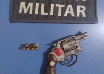 Polícia Militar prende homem por porte ilegal de arma e apreende adolescente por tráfico no Noroeste do ES