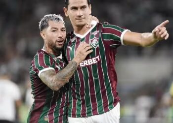 Fluminense vai à final em jogo de três pênaltis e dois perdidos, contra o Vasco