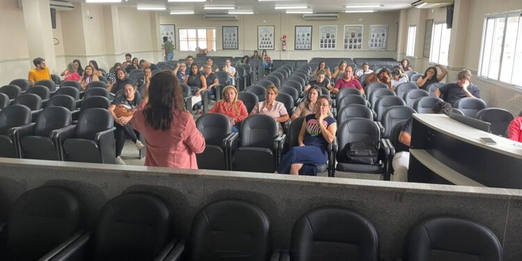 Prefeitura de Barra de São Francisco treina servidores para uso de prontuário eletrônico na rede de saúde