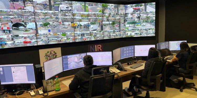 Senado aprova projeto que prevê tornozeleira eletrônica para agressores e reforça modelo já adotado no Espírito Santo; entenda