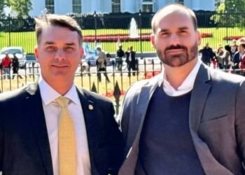 Mais uma dos filhos de Bolsonaro: dar aos EUA pretexto para invasão militar no Brasil