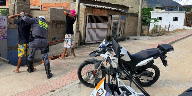 PM recupera motocicleta com restrição de furto/roubo durante blitz em Água Doce do Norte PM recupera motocicleta com restrição de furto/roubo durante blitz em Água Doce do Norte
