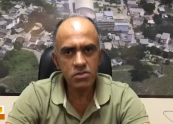 Justiça condena ex-vice-prefeito de Água Doce do Norte por receber salário enquanto morava nos EUA