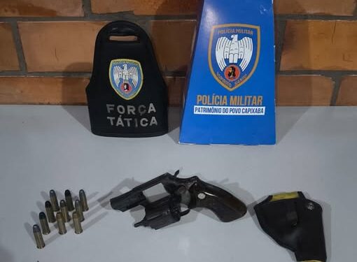 PM prende em flagrante homem  com revólver e munições, no bairro Colina