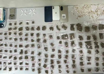 Jovem é preso e adolescentes são apreendidos com drogas em São Mateus