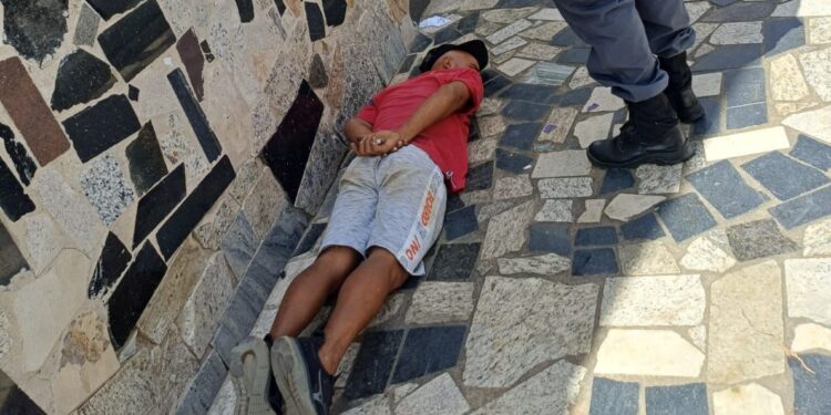 PM prende suspeito de matar mulher a pedradas no bairro Colina, em Barra de São Francisco