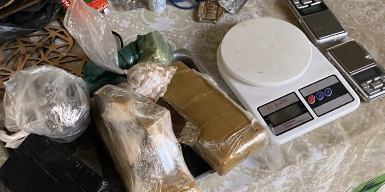Polícia Civil indicia sete pessoas por tráfico de drogas em Colatina e Marilândia Polícia Civil indicia sete pessoas por tráfico de drogas em Colatina e Marilândia