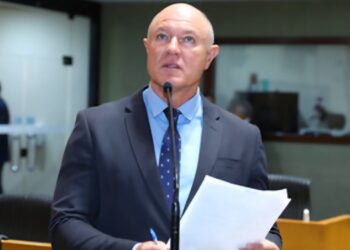 Coronel Weliton no DC, Hudson no Agir, a dança das cadeiras na Ales