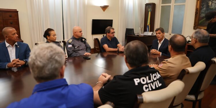Ricardo inicia Governo com foco em saúde, segurança e educação Ricardo inicia Governo com foco em saúde, segurança e educação