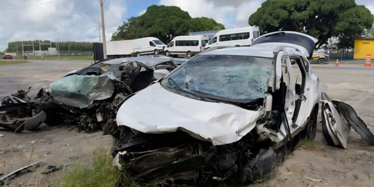 Mortos e feridos na BR 101 na volta da Semana Santa Mortos e feridos na BR 101 na volta da Semana Santa