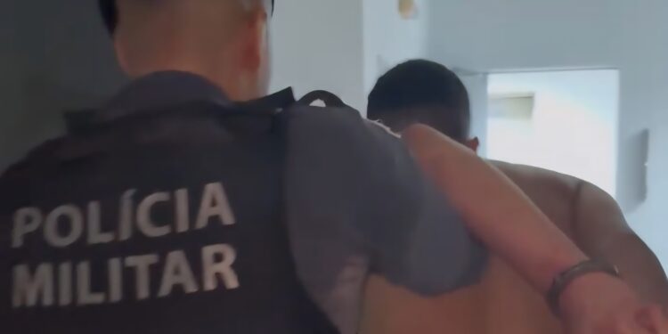 Pinheiros: Policia prende traficante e apreende drogas e armas
