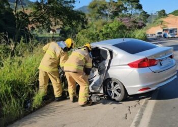 Motorista a caminho de Guarapari com a família morre em acidente