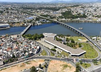 Governador encomenda estudos para ampliar a Segunda Ponte ligando Vitória a Cariacica