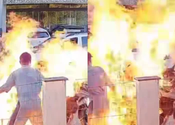 Vídeo: homem ateia fogo na própria moto após abordagem da PM e mãe fica ferida no ES