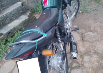 Polícia recupera moto furtada e identifica adulteração durante operação em Ecoporanga