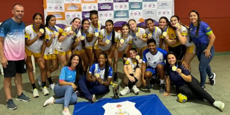 Seleção Feminina Juvenil de Handebol de Barra de São Francisco conquista título invicto em Nova Venécia