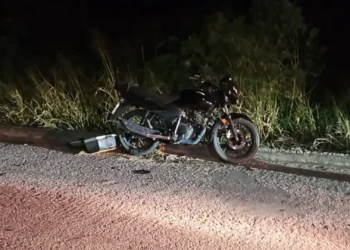 Motociclista morre após cair na pista da BR-101 em Linhares, no Norte do ES