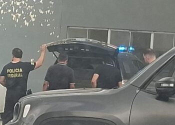 Veículos são apreendidos em operação da Federal que prendeu prefeito e ex-prefeito de Pedro Canário