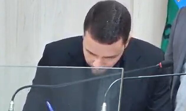 Dênis Amâncio, vice, assume a Prefeitura de Pedro Canário por ordem da Justiça Dênis Amâncio, vice, assume a Prefeitura de Pedro Canário por ordem da Justiça