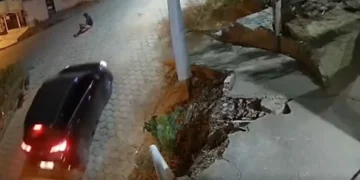 Vídeo: homem morre após ser atropelado e arrastado por carro em Mantenópolis