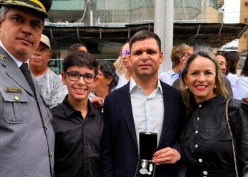 Tenente da reserva do 11º BPM recebe Medalha Vasco Fernandes Coutinho em Vila Velha