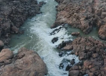 Estudante de 17 anos de Baixo Guandu morre após se afogar no Rio Doce, em MG