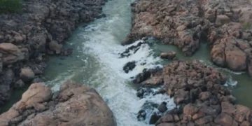Estudante de 17 anos de Baixo Guandu morre após se afogar no Rio Doce, em MG