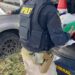 Motorista tenta fugir da PRF e abandona caminhonete carregada de maconha no cafezal