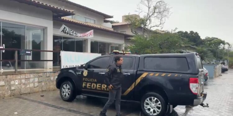 Polícia Federal frustra tráfico de criança recém-nascida para a Espanha Polícia Federal frustra tráfico de criança recém-nascida para a Espanha