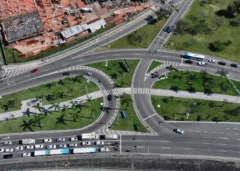 Obras do viaduto do trevo de Alto Laje avançam; veja alternativas para fugir do trânsito