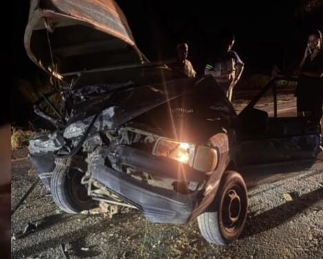 Homem fica preso às ferragens após colisão entre Saveiro e caminhão entre São Mateus e Nova Venécia