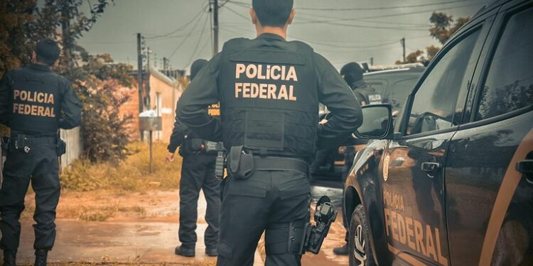 Polícia Federal faz operação contra circulação de dinheiro falso em São Mateus