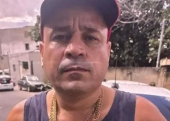 Homem é assassinado a tiros dentro de carro em Colatina
