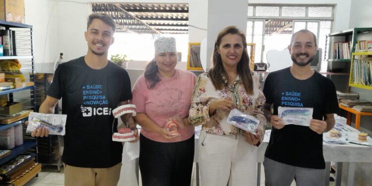 Prefeitura de Barra de São Francisco promove palestra sobre higiene bucal e entrega kits para alunos da Escola Neuza Fernandes da Silva Prefeitura de Barra de São Francisco promove palestra sobre higiene bucal e entrega kits para alunos da Escola Neuza Fernandes da Silva