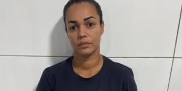 Mãe é presa ao tentar levar drogas para filho em unidade socioeducativa no ES Mãe é presa ao tentar levar drogas para filho em unidade socioeducativa no ES
