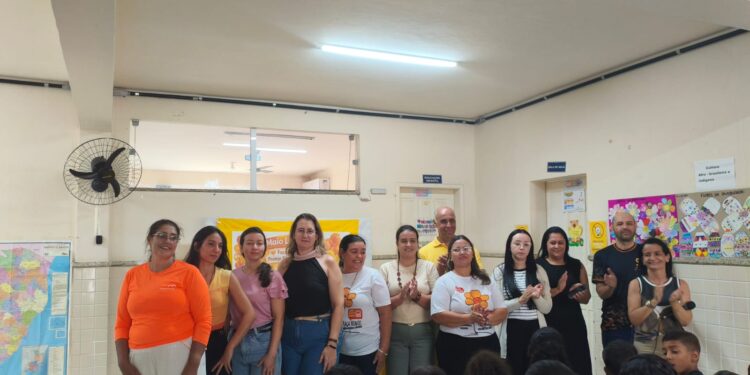 Prefeitura de Barra de São Francisco promove palestra da campanha Maio Laranja para alunos de Vila Itaperuna Prefeitura de Barra de São Francisco promove palestra da campanha Maio Laranja para alunos de Vila Itaperuna