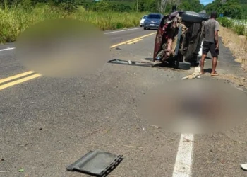 Capotamento deixa três feridos em São Mateus; uma mulher está em estado grave