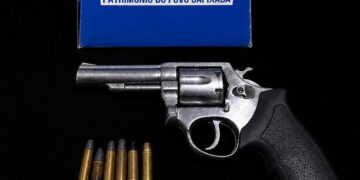 Homem é detido por porte ilegal de arma no bairro Vila Landinha, em Barra de São Francisco