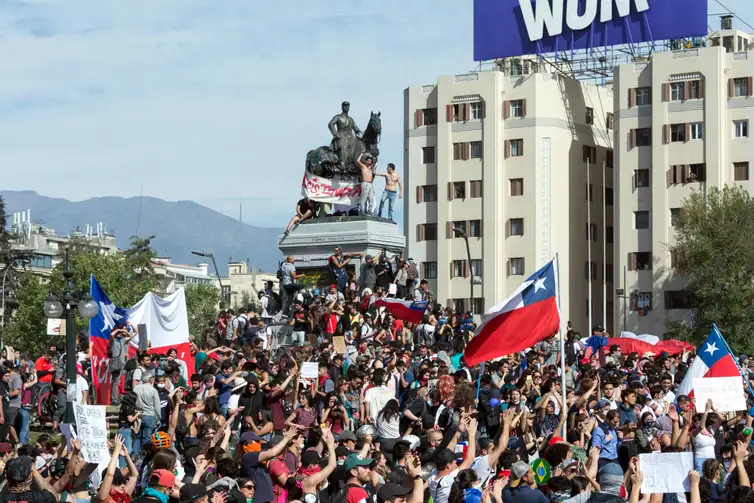 Protestos no Chile de 2019, Plaza Baquedano, Santiago, Chile. Foto: Carlos Figueroa/ Wikipédia